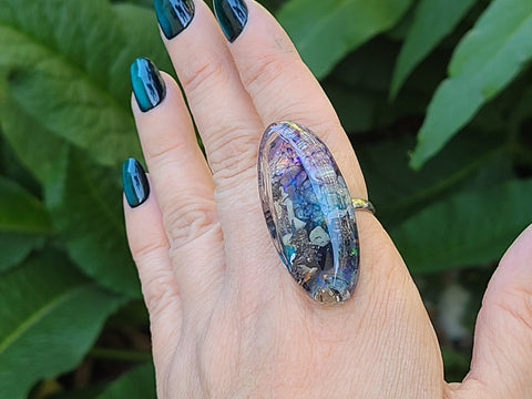 Piezoelectric Nebula Stream Full Enhydro Oval Statement Ring — Adjustable Stainless Steel