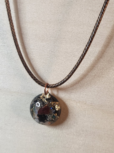 Dainty Piezoelectric Pendant Necklace