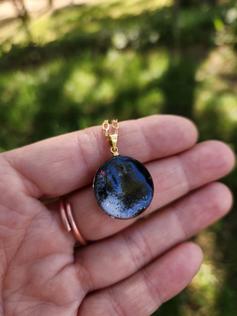 Daily Divine Full Moon Enhydro Piezoelectric Crystal Wall Necklace
