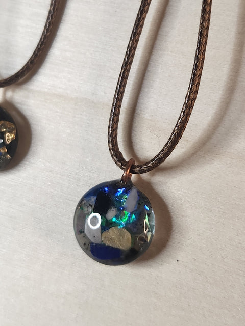 Dainty Piezoelectric Pendant Necklace