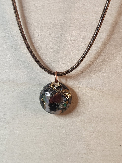 Dainty Piezoelectric Pendant Necklace