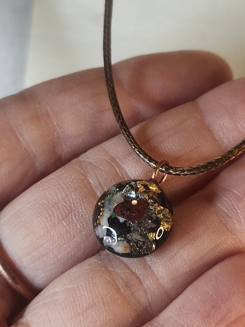 Dainty Piezoelectric Pendant Necklace
