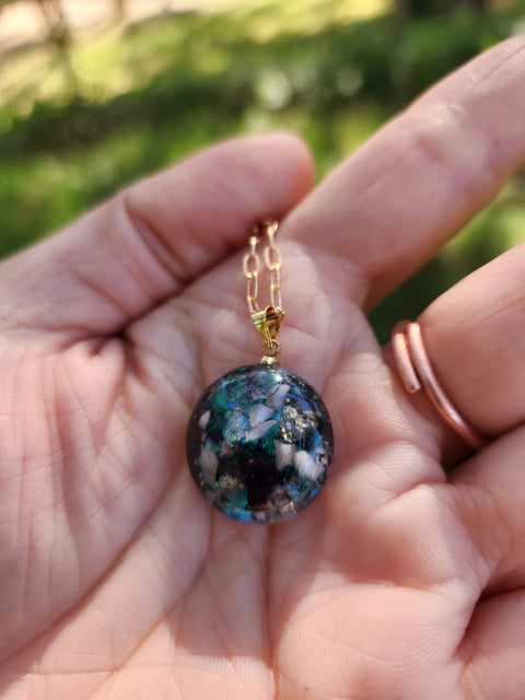 Daily Divine Full Moon Enhydro Piezoelectric Crystal Wall Necklace